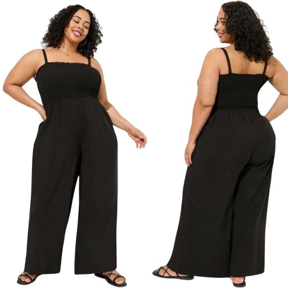 Torrid Challis Smocked Bodice Jumpsuit Wide Leg Spaghetti Strap Black Womens 1X - Picture 1 of 10